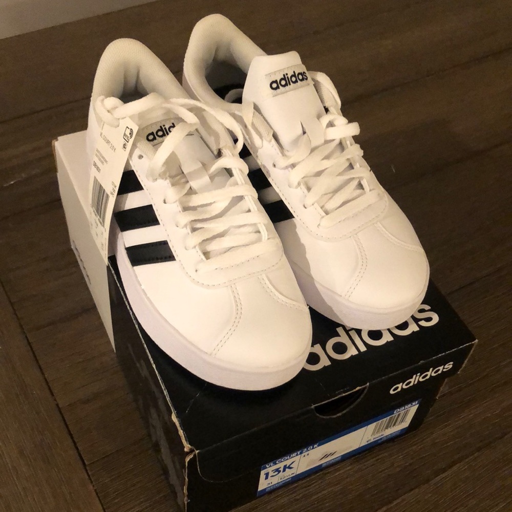 Kid’s Adidas VL Court 2.0k Brand New